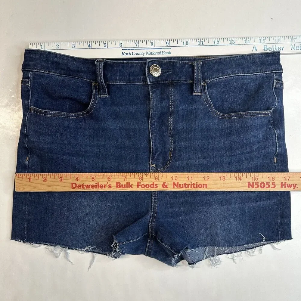 American Eagle Shorts 12 Super Hi-Rise Cut Off Dream Denim Blue Jean Shortie